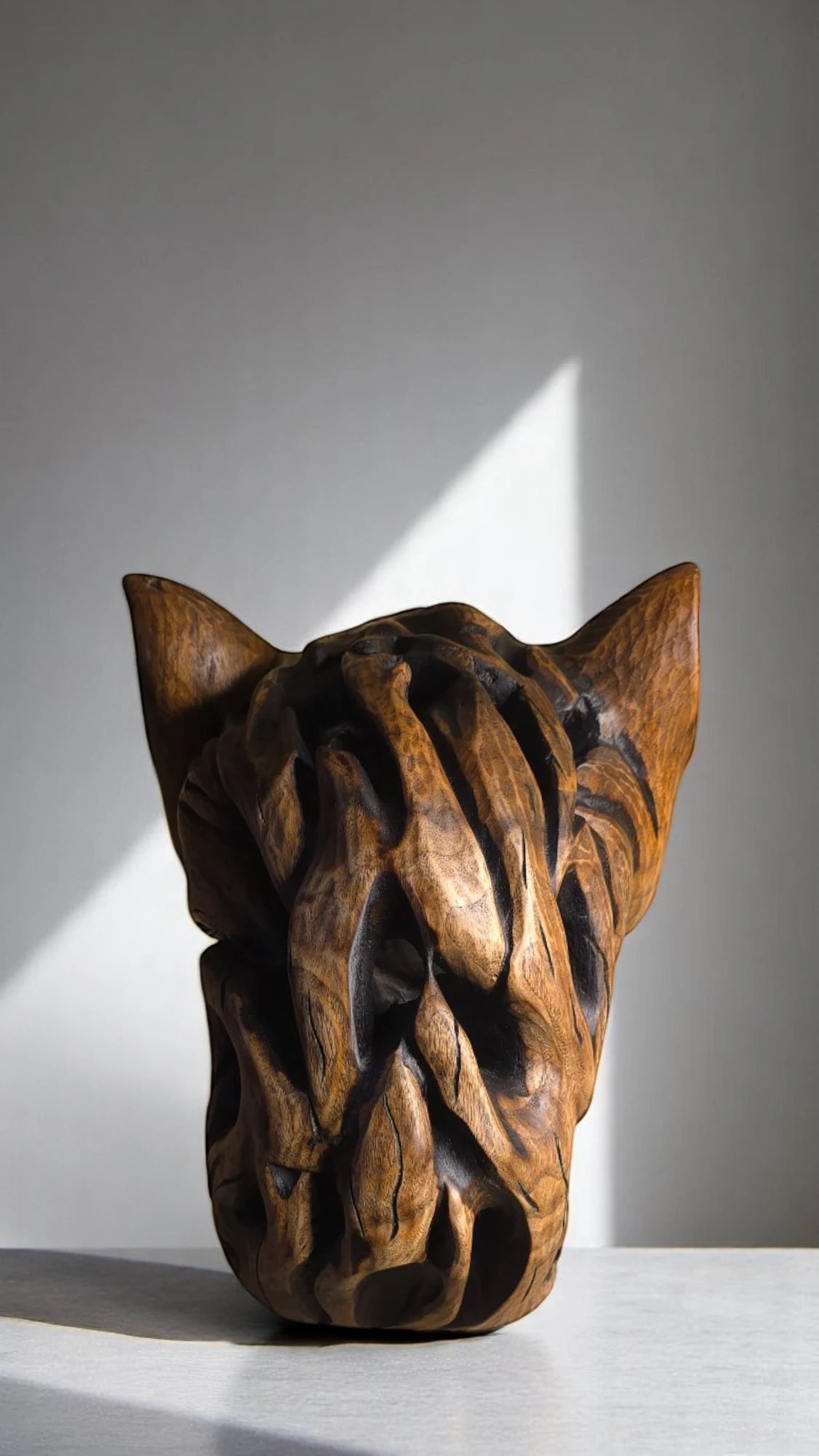 Hand-carved wooden leopard sculpture – handcrafted animal decor made from natural wood, perfect for rustic or wildlife-themed home interiors